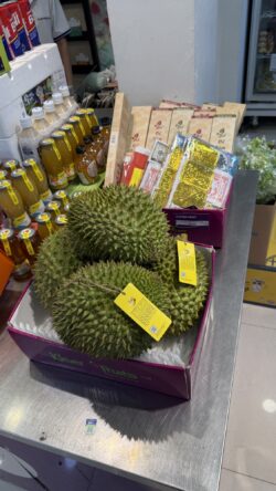 Jack saw durain at a food stall, but there's no smell